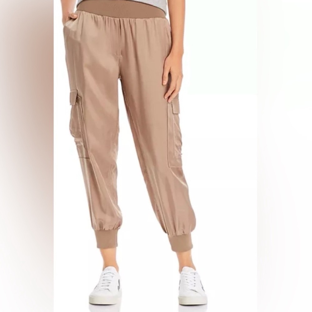 NWT Silk Cing a Sept Taupe Cargo Joggers